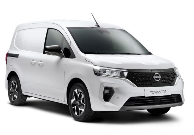 Nissan Townstar Van Electric 45KWH Acenta light L1 Glazed FD + Glazed DSD