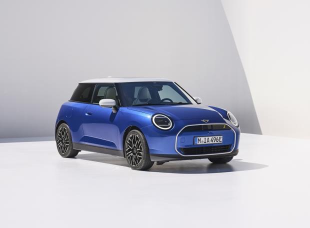 MINI Hatchback COOPER E ESSENTIAL TRIM - Base