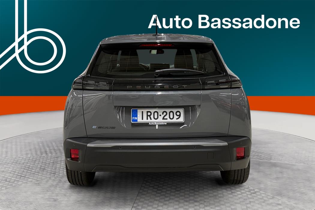 PEUGEOT e-2008 2023