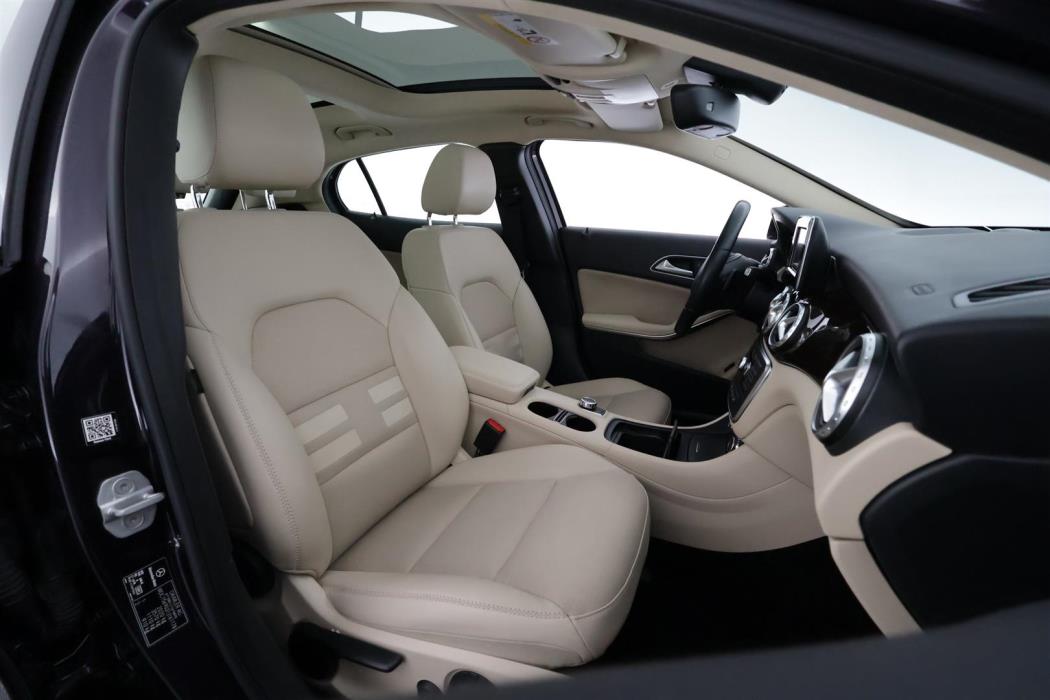 Mercedes-Benz GLA 2015