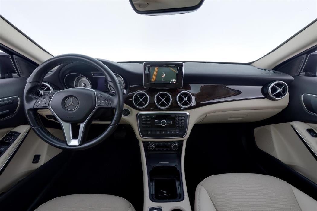 Mercedes-Benz GLA 2015