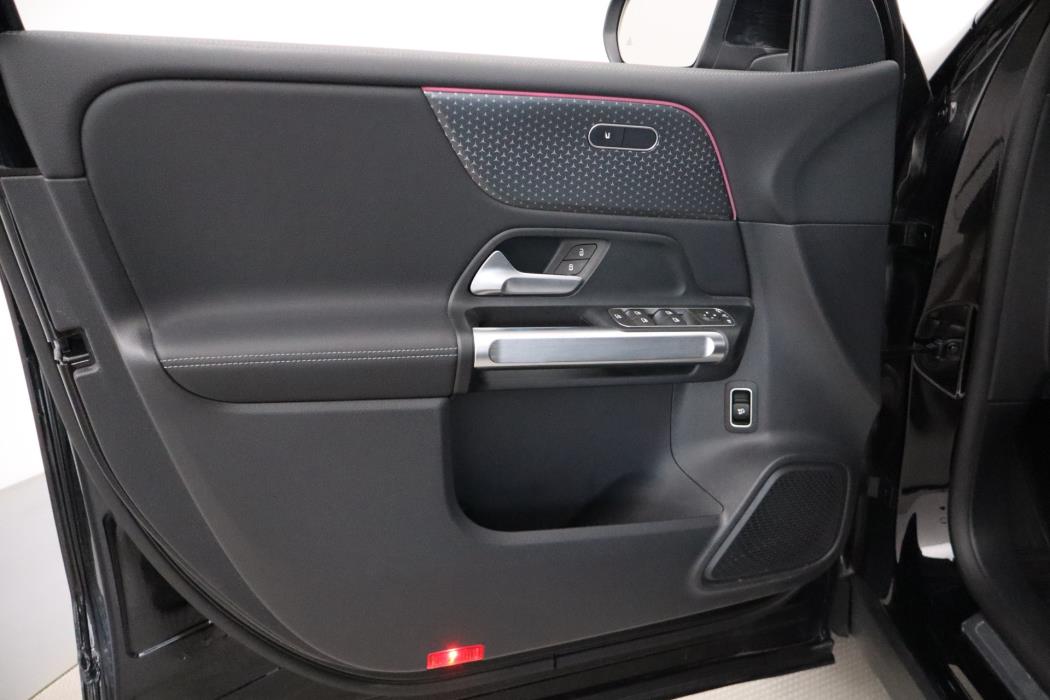 Mercedes-Benz EQB 2024