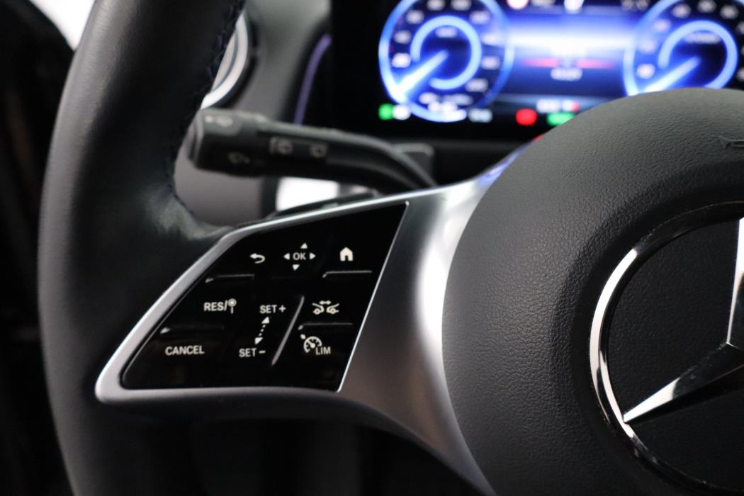 Mercedes-Benz EQB 2024