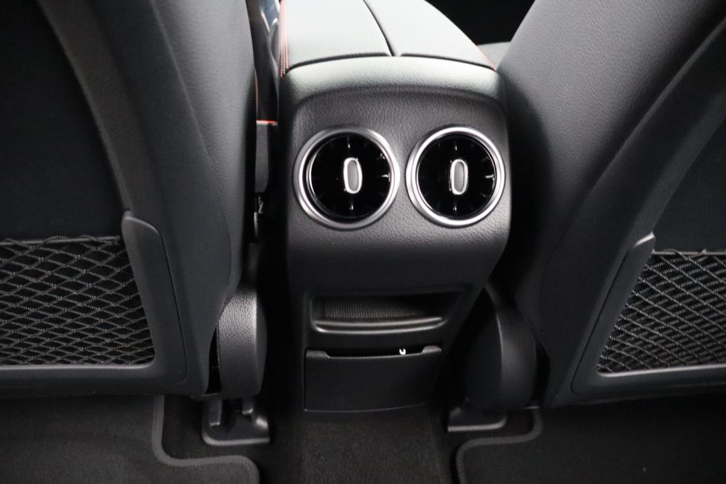 Mercedes-Benz EQB 2024