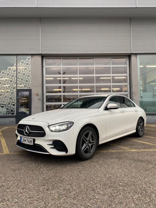 MERCEDES-BENZ E 2022