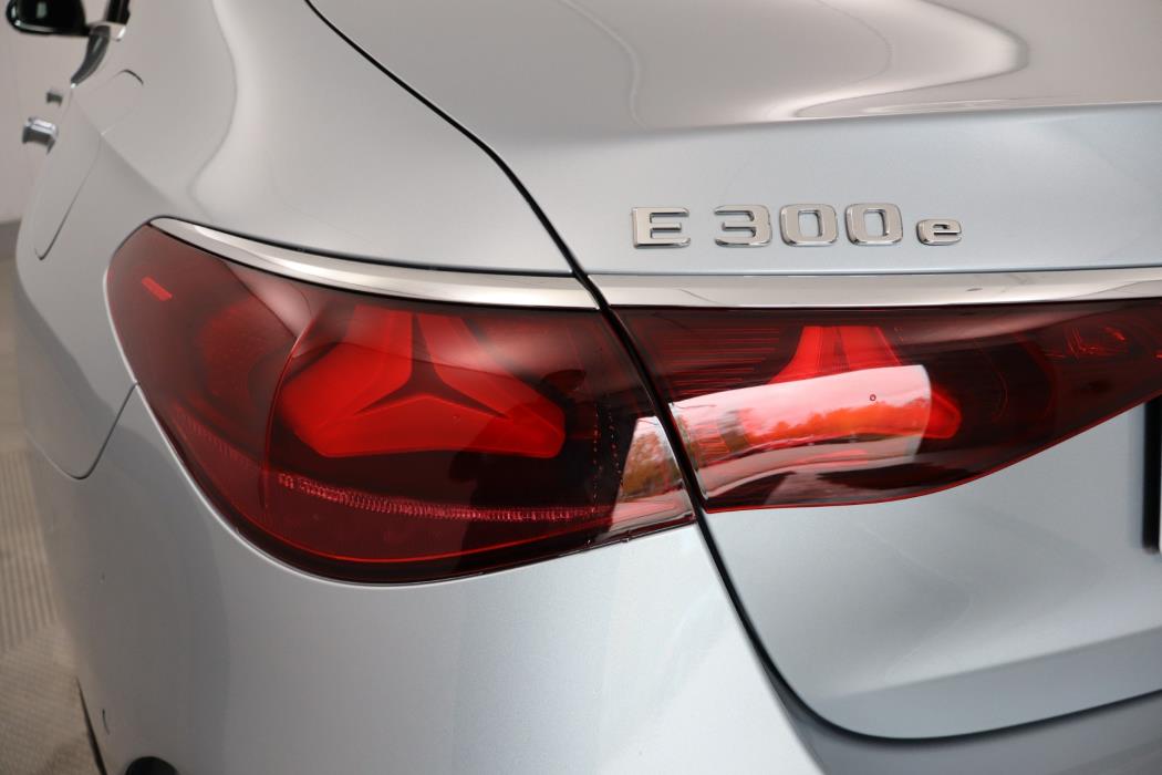 MERCEDES-BENZ E 2024