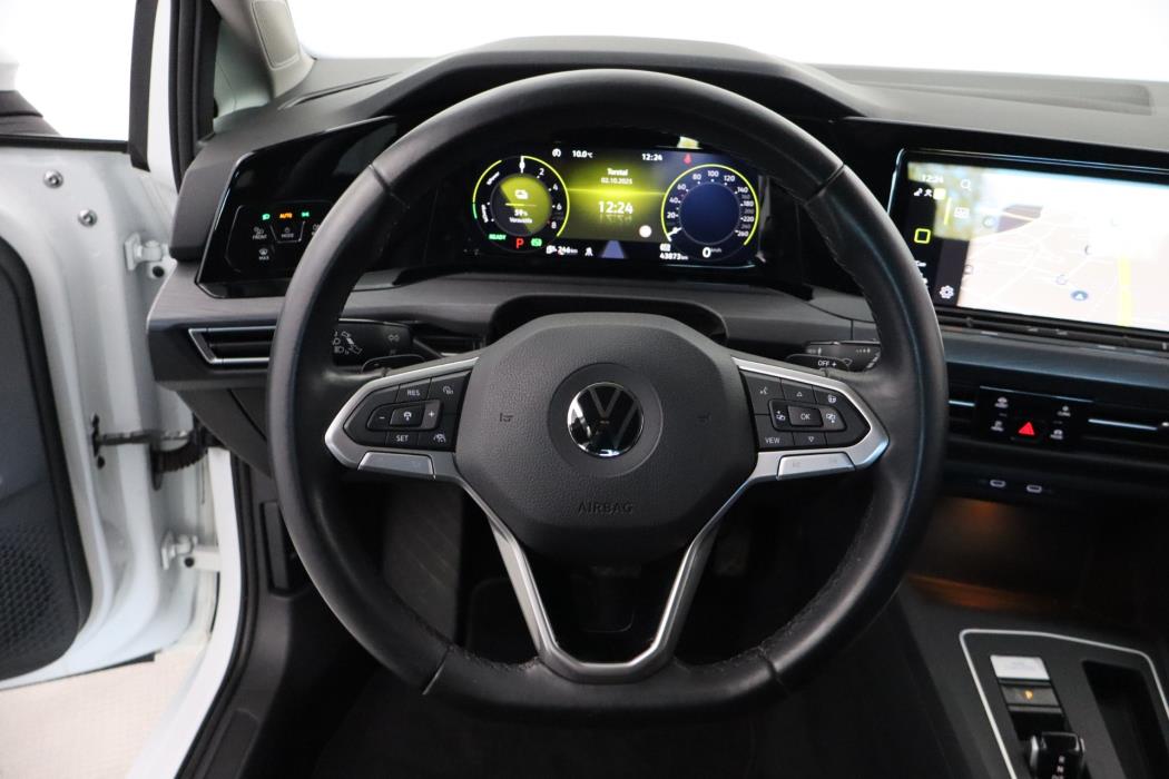 Volkswagen Golf 2021