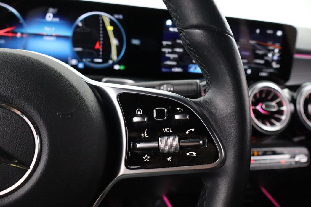MERCEDES-BENZ EQB 2022