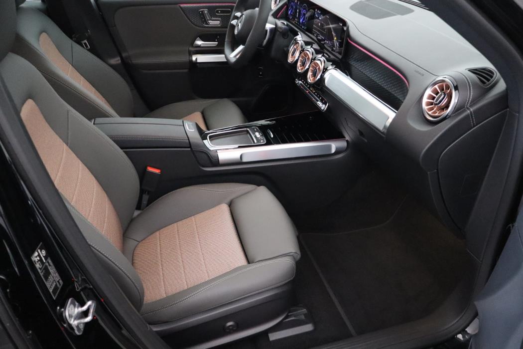 Mercedes-Benz EQB 2025