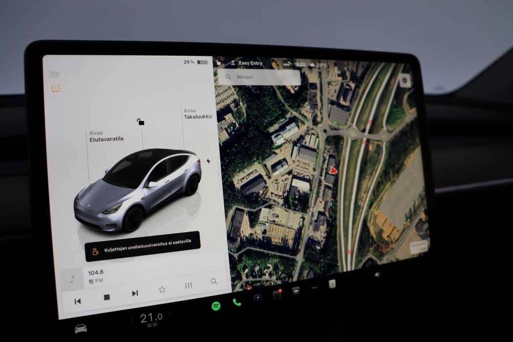 TESLA Model Y 2024