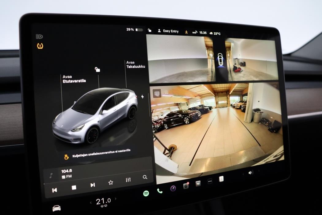 TESLA Model Y 2024