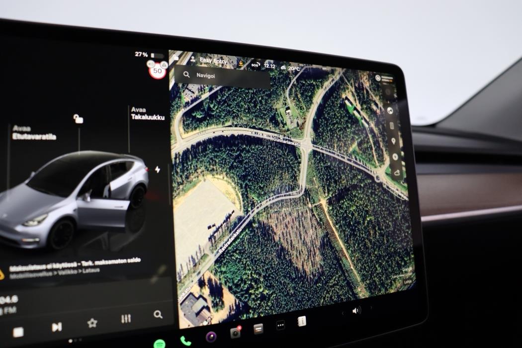 TESLA Model Y 2024