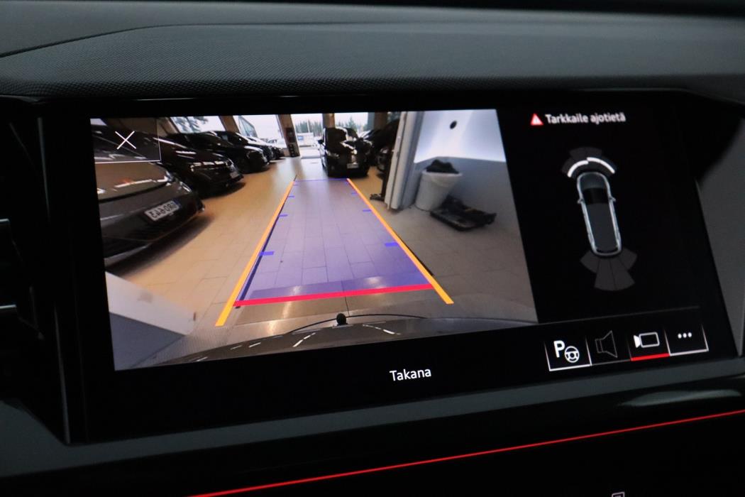 AUDI Q4 e-tron 2023
