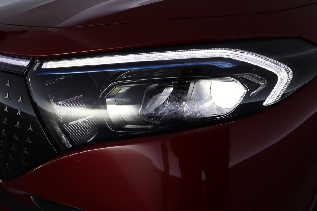 MERCEDES-BENZ EQA 2024