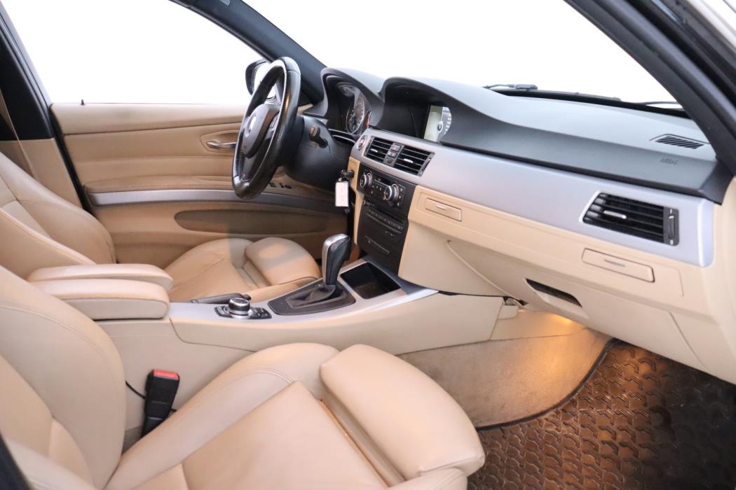 BMW 325 2010