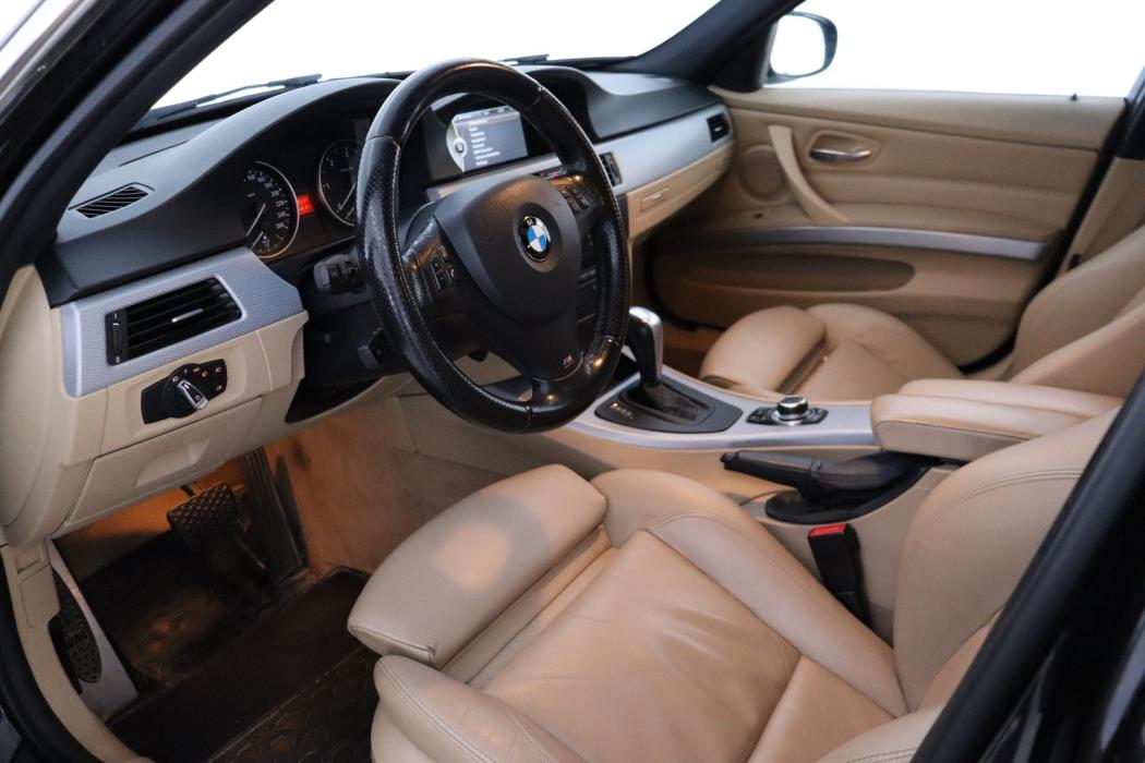 BMW 325 2010
