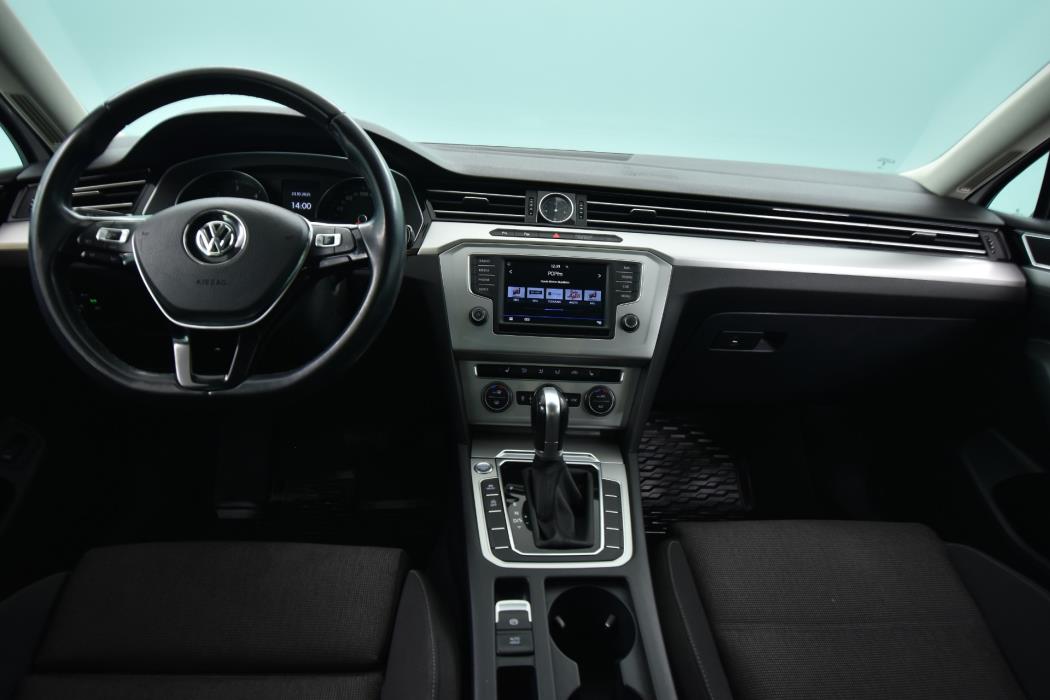 VOLKSWAGEN Passat 2017
