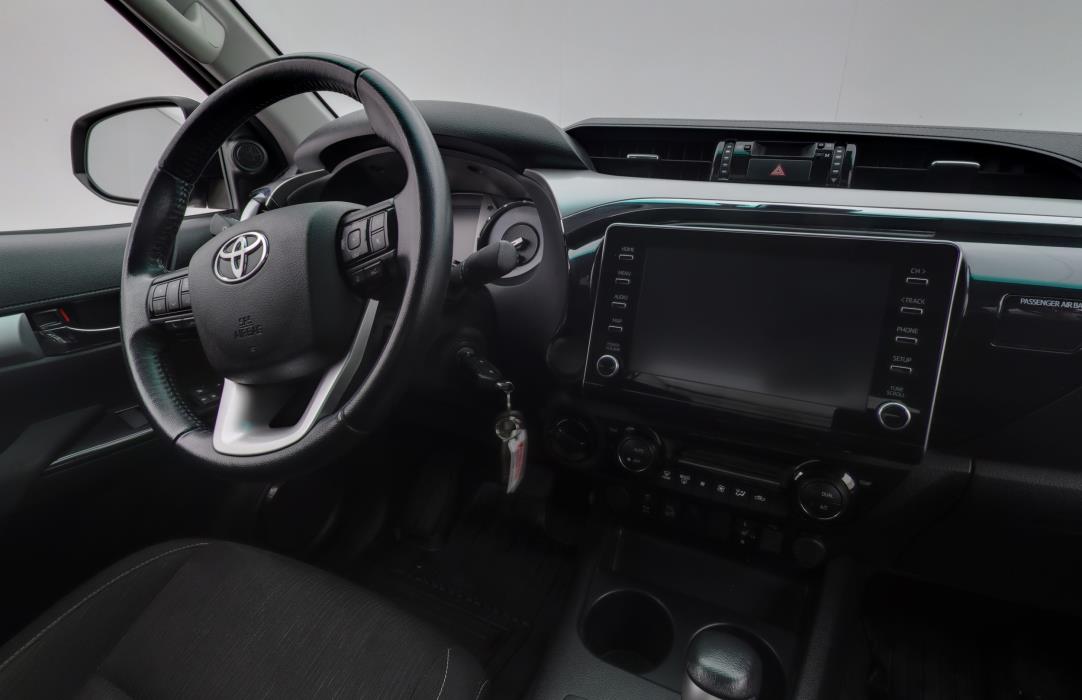 TOYOTA HILUX 2023
