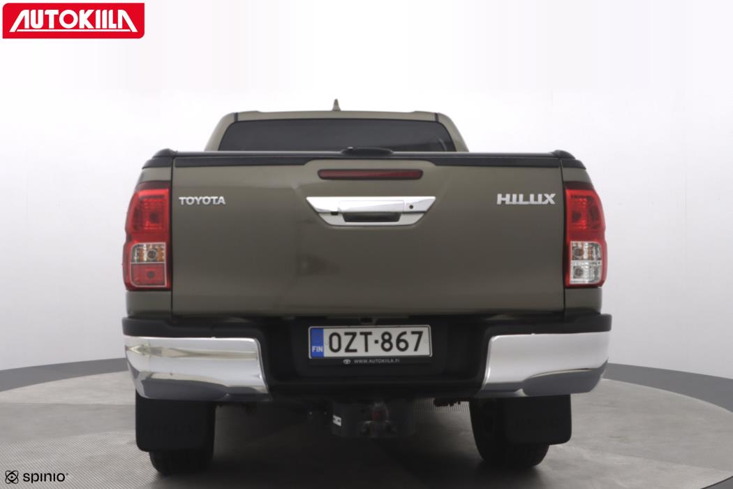 TOYOTA HILUX 2023