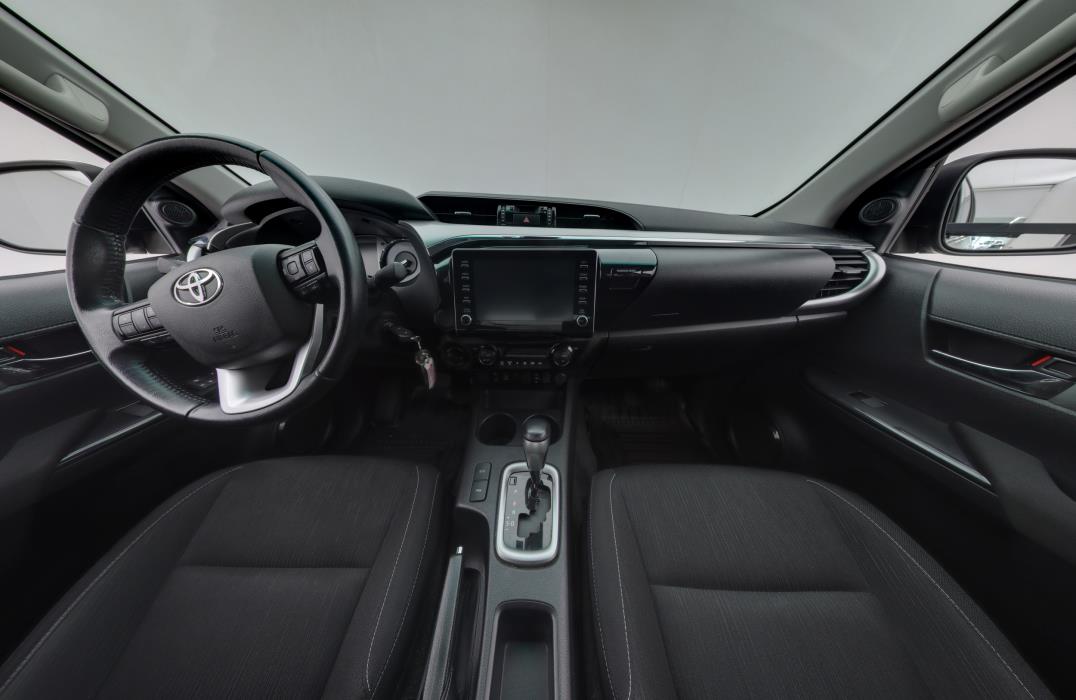TOYOTA HILUX 2023