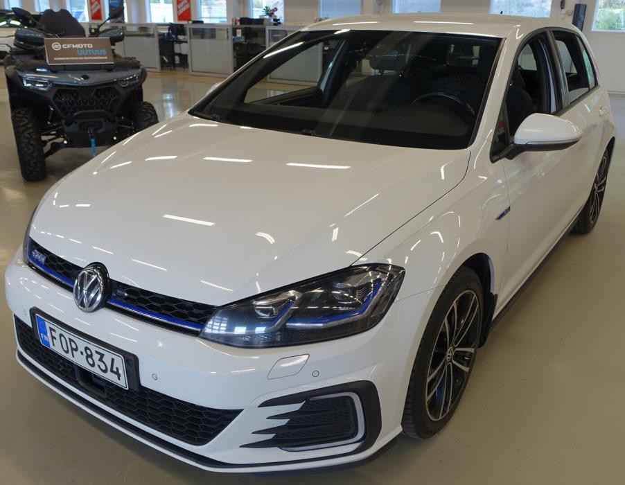 VOLKSWAGEN Golf 2017