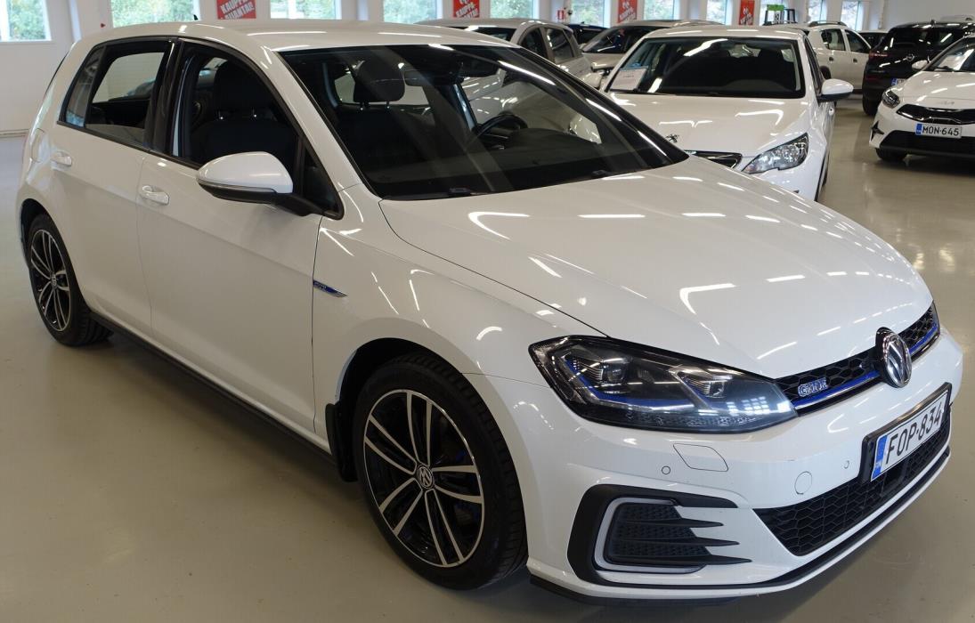 VOLKSWAGEN Golf 2017