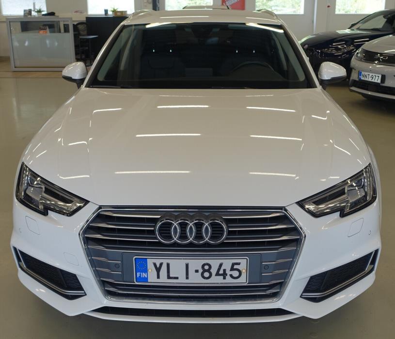 AUDI A4 2019
