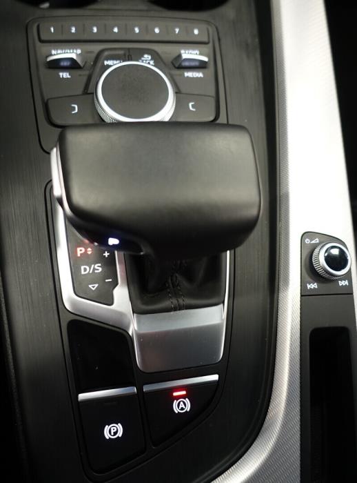AUDI A4 2019