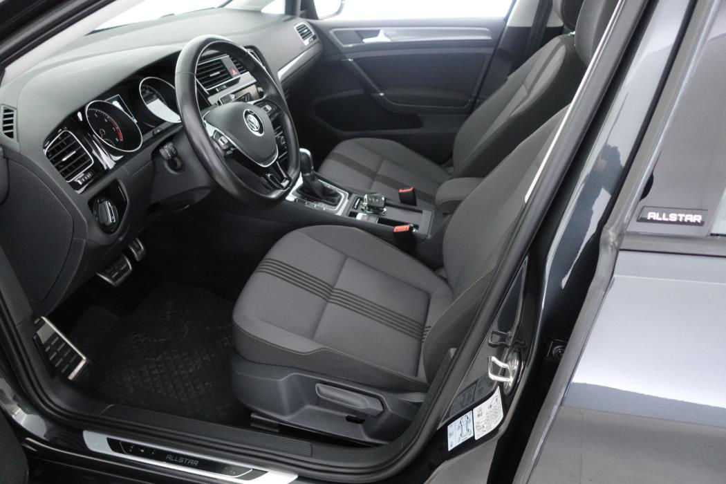 VOLKSWAGEN Golf 2016