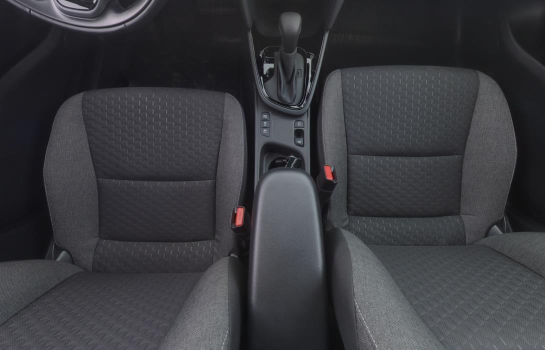 TOYOTA Yaris Cross 2024