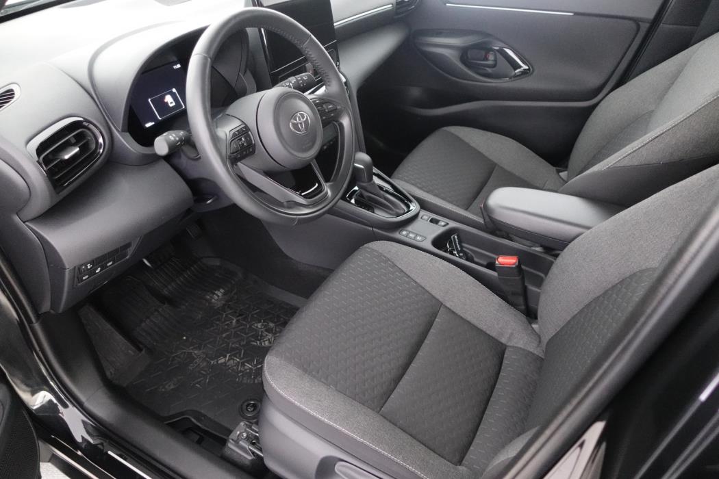 TOYOTA Yaris Cross 2024