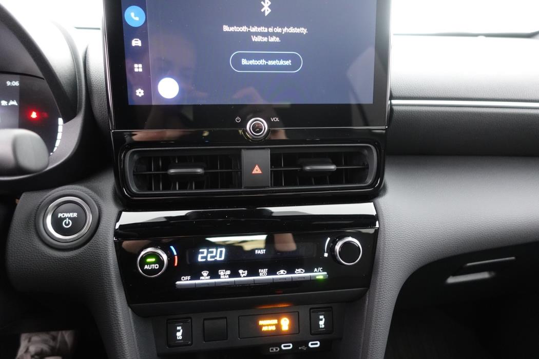 TOYOTA Yaris Cross 2024