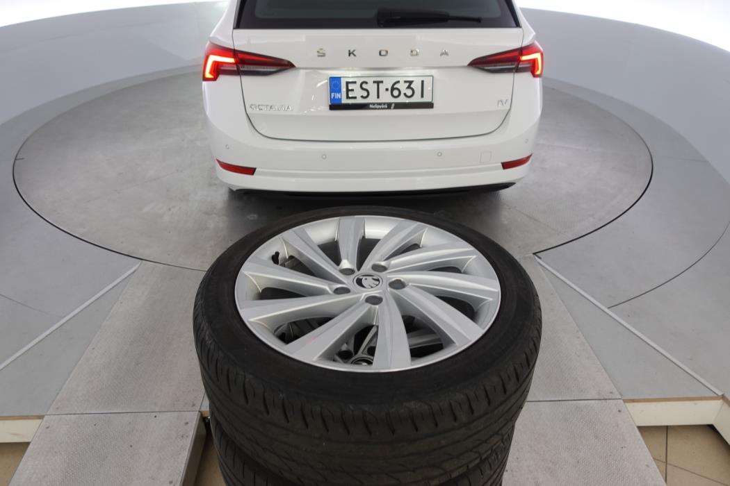 SKODA Octavia 2021