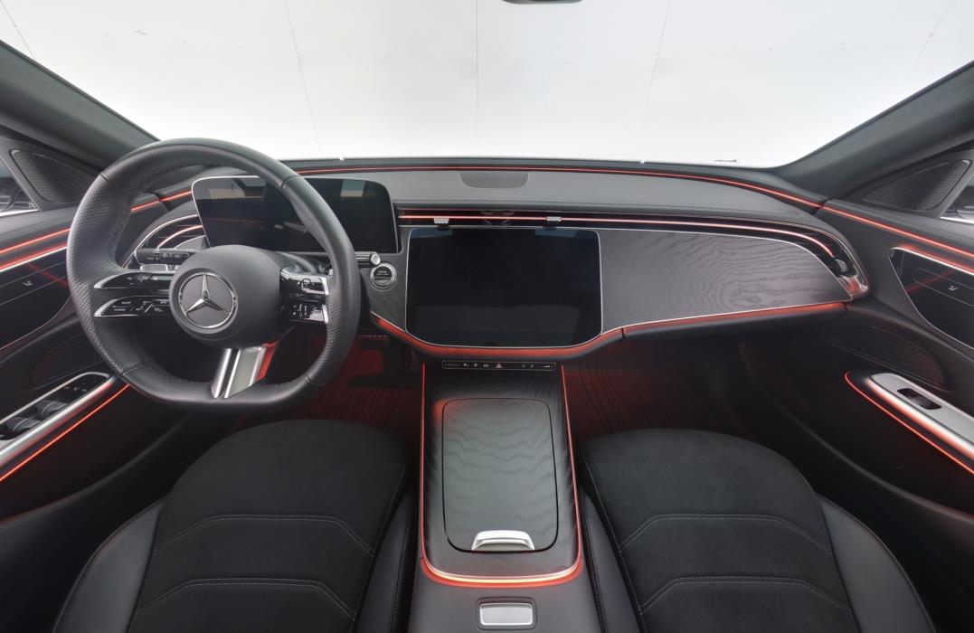 MERCEDES-BENZ E 2023