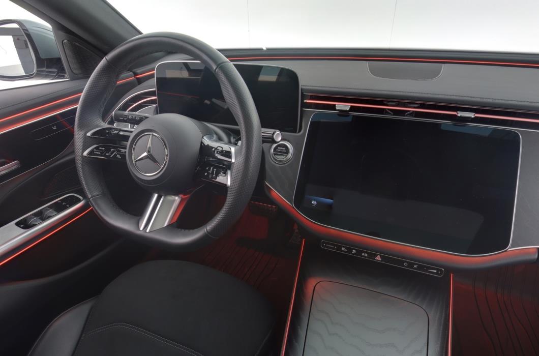 MERCEDES-BENZ E 2023