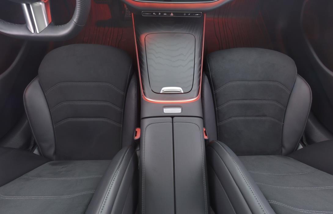 MERCEDES-BENZ E 2023