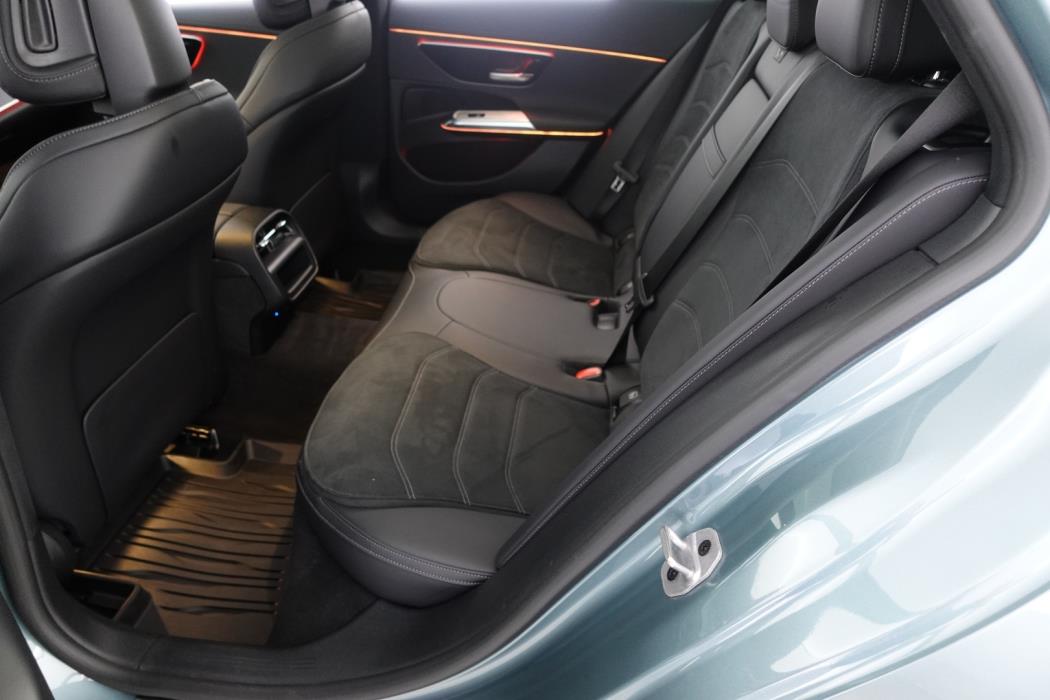 MERCEDES-BENZ E 2023