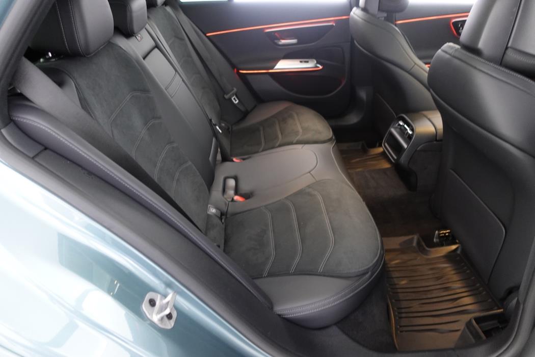 MERCEDES-BENZ E 2023