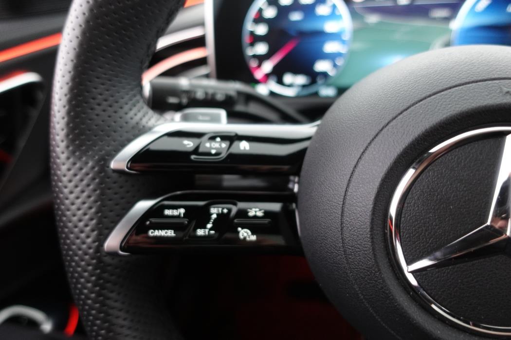 MERCEDES-BENZ E 2023