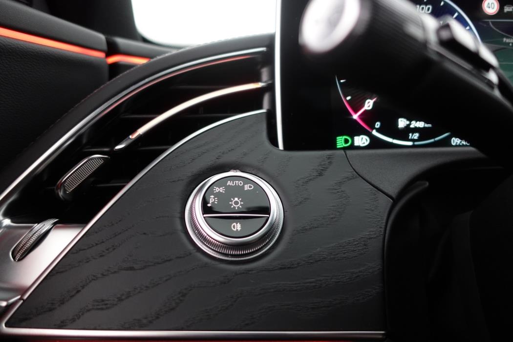 MERCEDES-BENZ E 2023