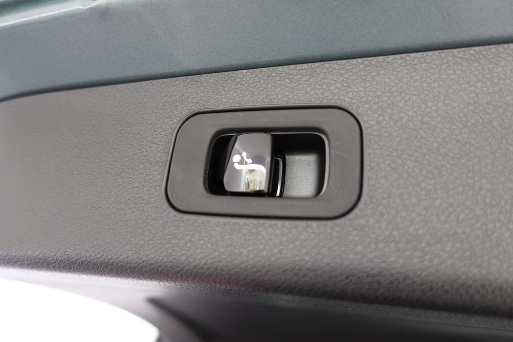 MERCEDES-BENZ E 2023