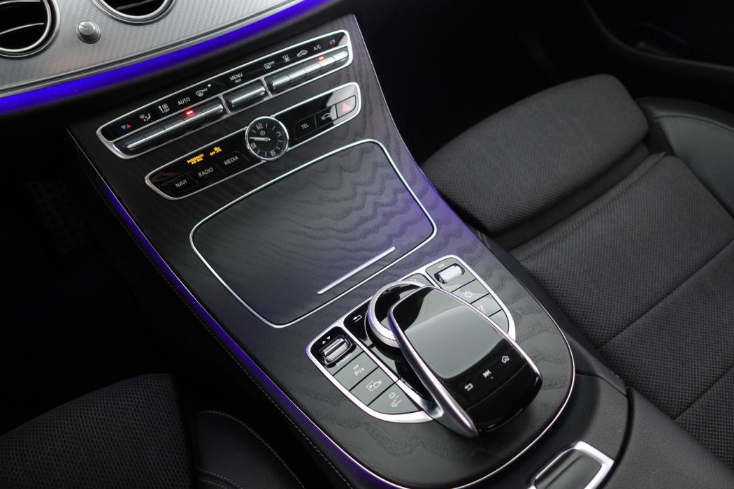 MERCEDES-BENZ E 2020