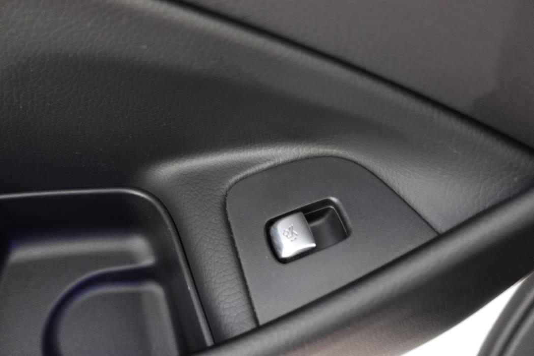 MERCEDES-BENZ E 2020