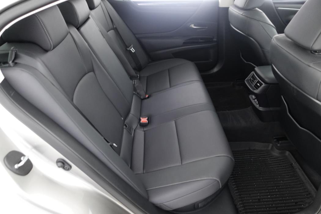 LEXUS ES 2024