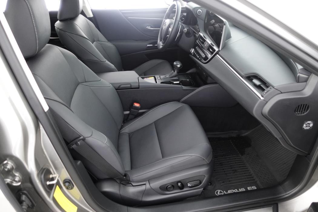 LEXUS ES 2024