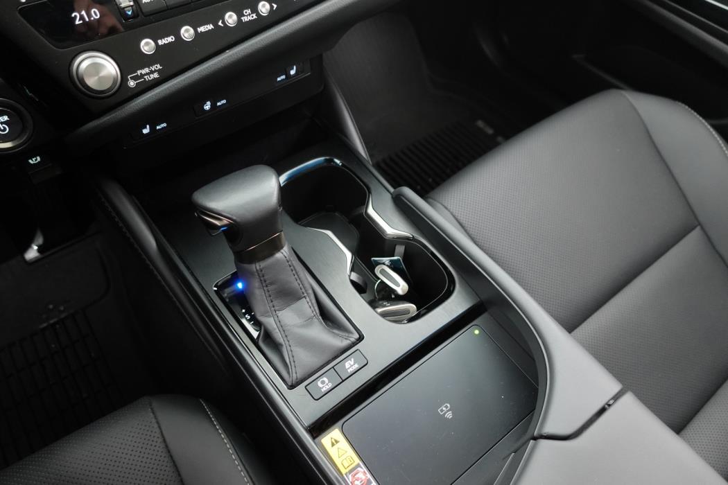 LEXUS ES 2024