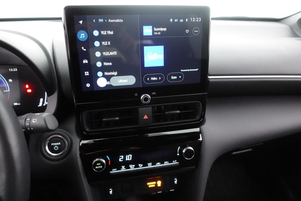 TOYOTA Yaris Cross 2024