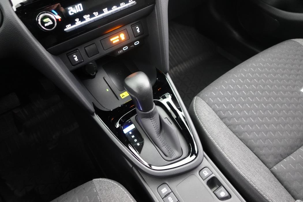 TOYOTA Yaris Cross 2024