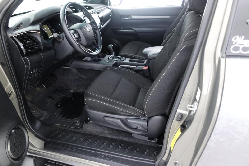TOYOTA Hilux 2021