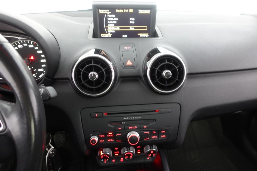 AUDI A1 2011